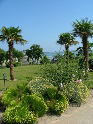 Gite  Dinard : Le parc de 1,5 Ha clos avec accs direct  la plage